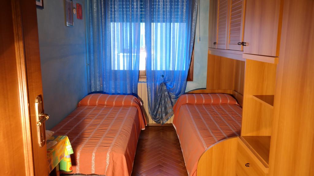 Caorle Economy Apartments Szoba fotó